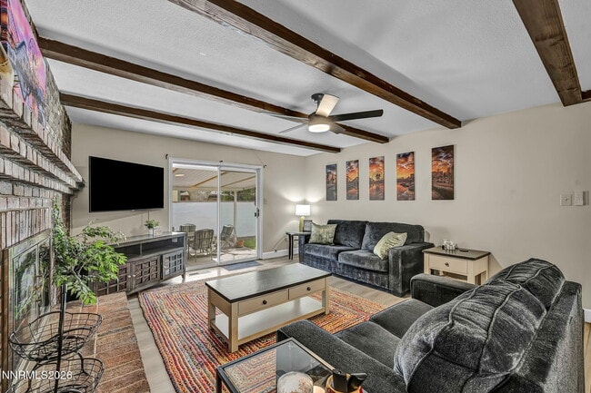 Photo - 1490 Foster Dr