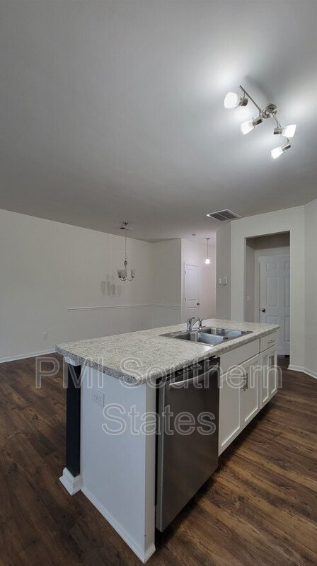 Photo - 31 Moorlyn Ln