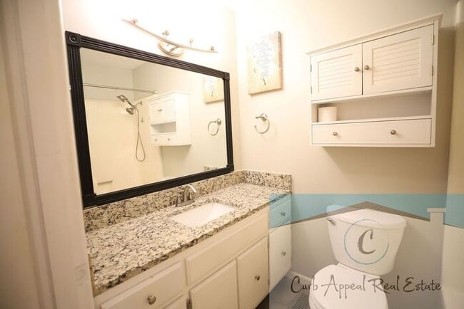 Photo - Beautiful 4-bedroom 2 bath home at 1100 Du...