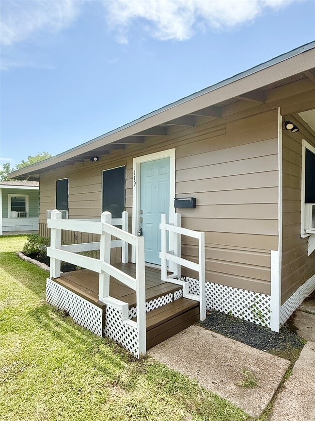 Photo - 119 Oak Dr