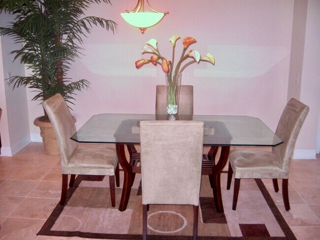 Photo - Luxury 3 Bed 2 Bath Condo at Crescent at U...