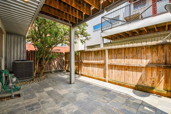 Photo - 824 Robin St