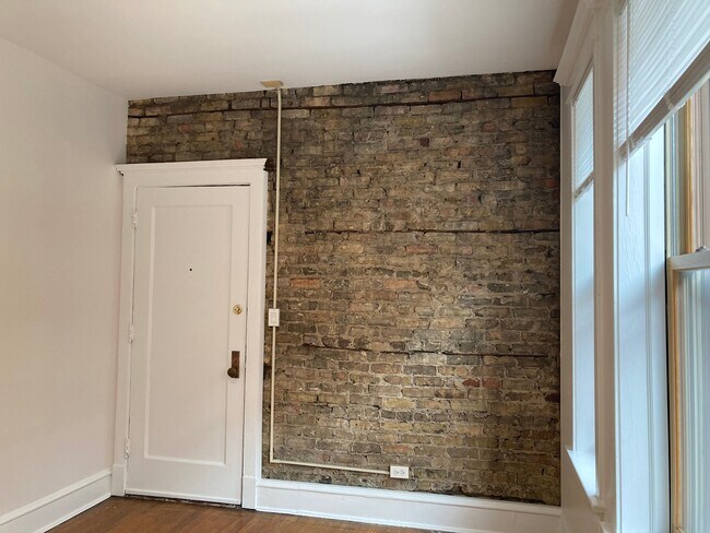 Photo - 717 W Oakdale Ave Unit ONE BEDROOM - 2E