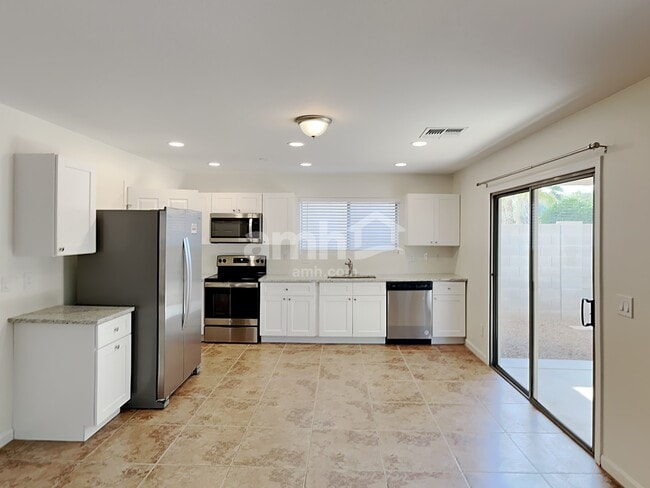 Photo - 1108 E Parkview Ct