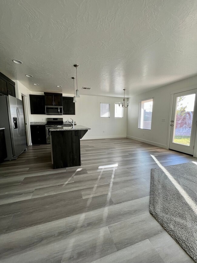 Photo - 3128 Halo Ln