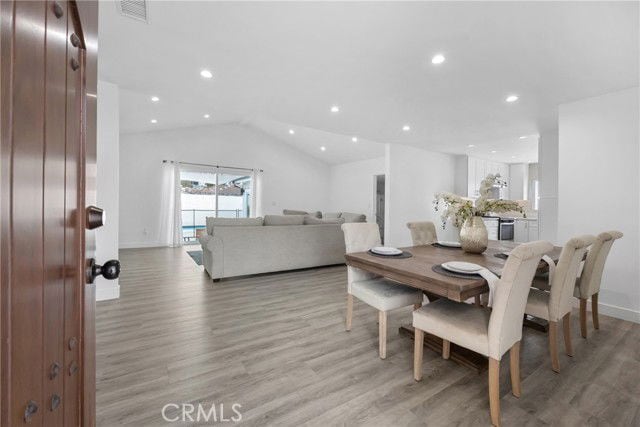 Photo - 18015 Collins St