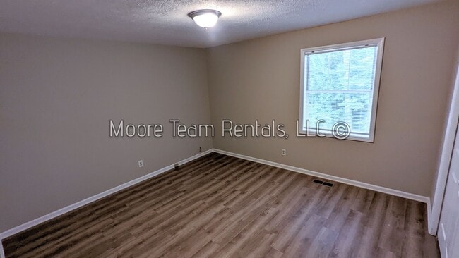 Photo - Just remodeled - 2 Bed/1.5Ba - Sect 8 Acce... Unit #06