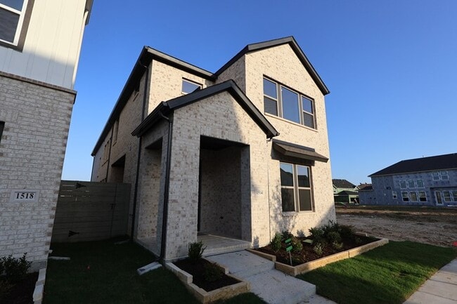 Photo - 1514 Roundup Way