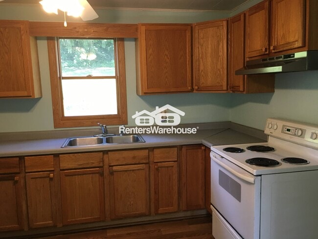 Building Photo - W219 Terrace St Rental