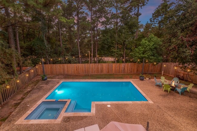 Building Photo - 211 Maple Path Pl