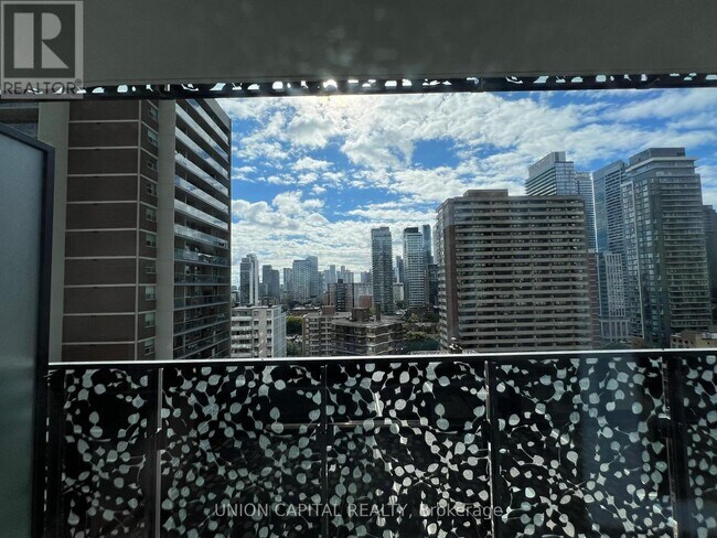 Photo - 55 Charles St E Unité 1406