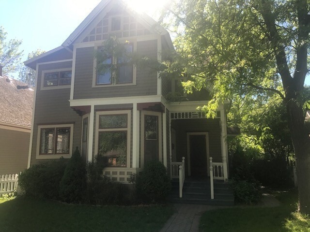Building Photo - Vintage, Northend, Spacious Home ~ Availab...