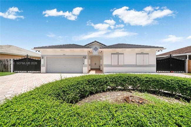 Building Photo - 1205 SE 7th Ct