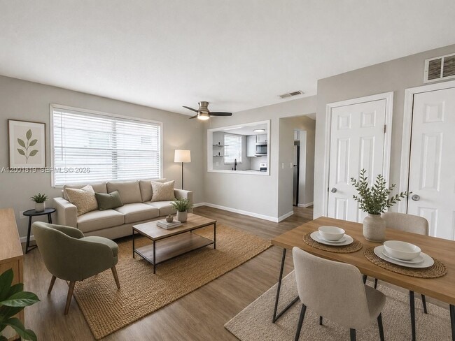 Photo - 313 Country Club Oval Unit 11