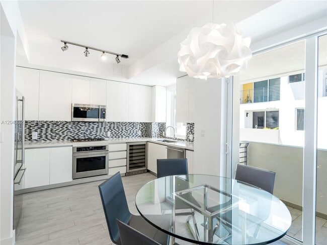 51 N Shore Dr