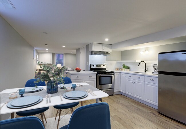 Photo - Studio Basement Apartment for Rent in Kingston, ON: $1,500/month - Utilities + Parking Included Unité 2