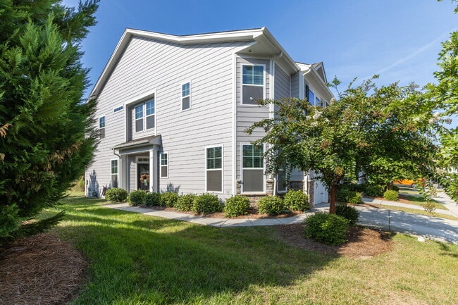 Photo - $2,595 - 3 Bedroom 2.5 Bathroom Townhouse ...