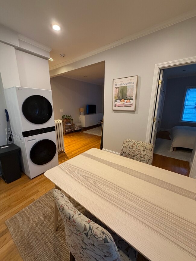 Photo - 1576 Cambridge St Unit 1R