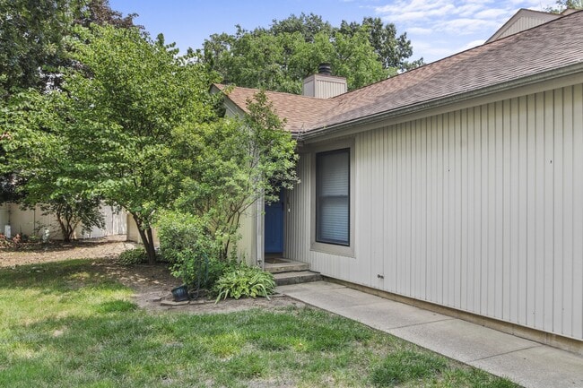Photo - 2304 Melrose Dr