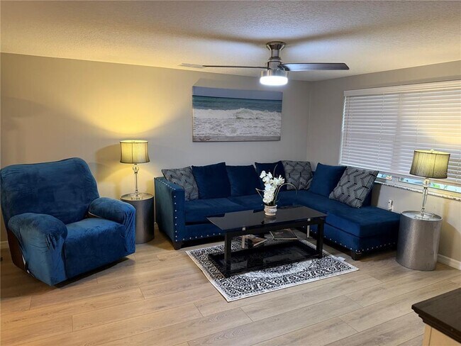 Photo - 3032 Golden Rain Dr