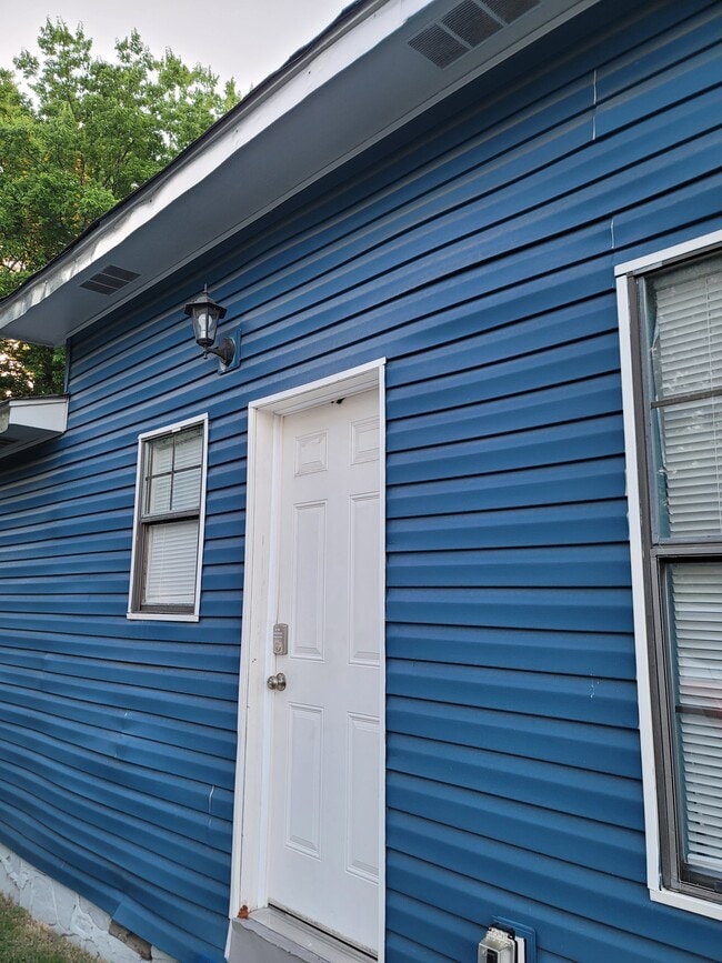 Building Photo - 3615 Pike Ave