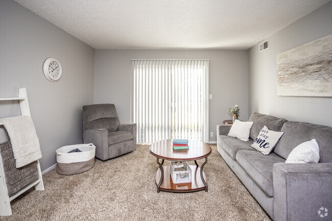 2BR, 2BA - 900 SF