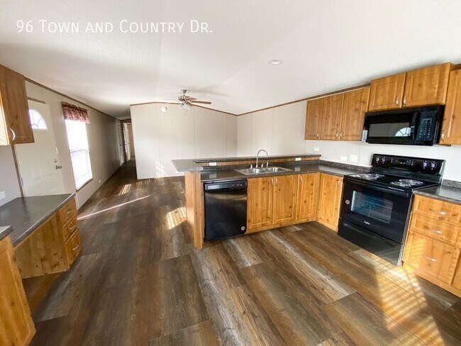 Photo - 96 Town and Country Dr