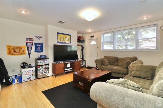 Building Photo - 311 5th St Rental