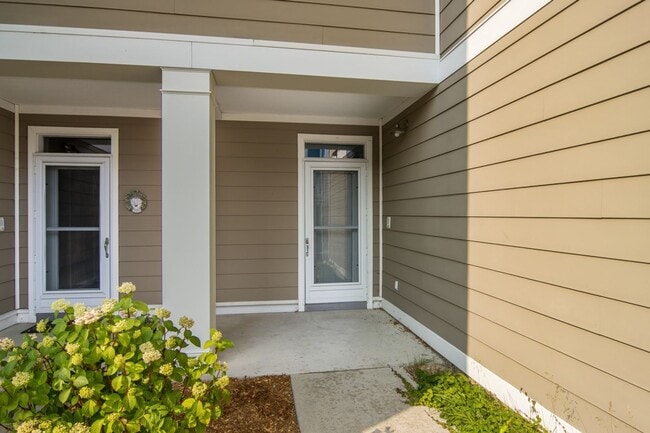 Photo - Pet-Friendly 30-Day Rental – Downtown Wate...