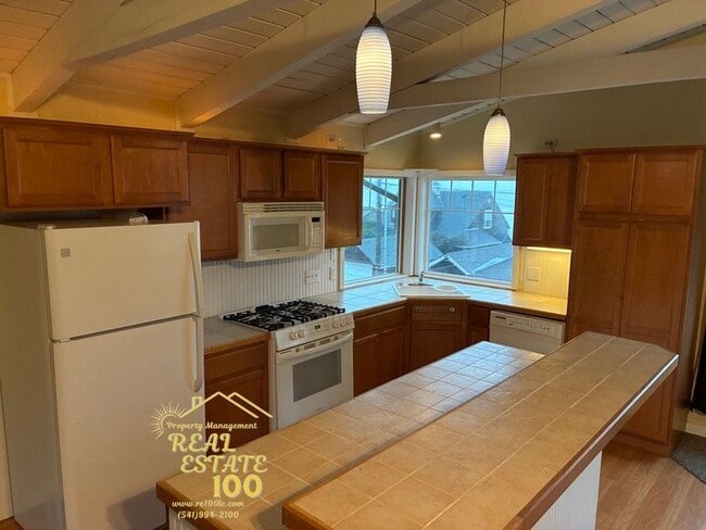 Photo - 3550 NW Jetty Ave