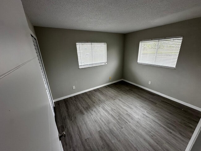 Photo - 1126-1128 SE 6th Ave