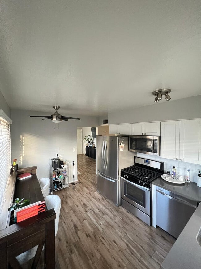 Photo - 909 E Marlette Ave Unit Apt 3