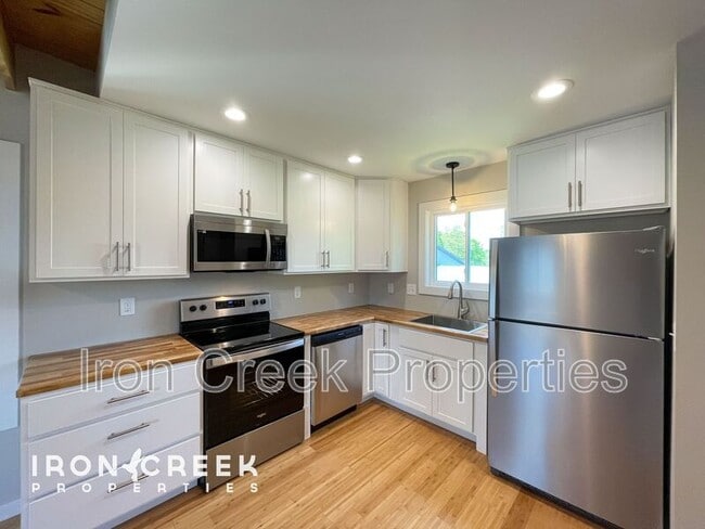 78 E Cascade St