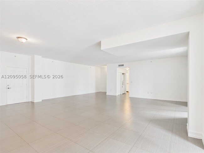 425 NE 30th St Unidad 701