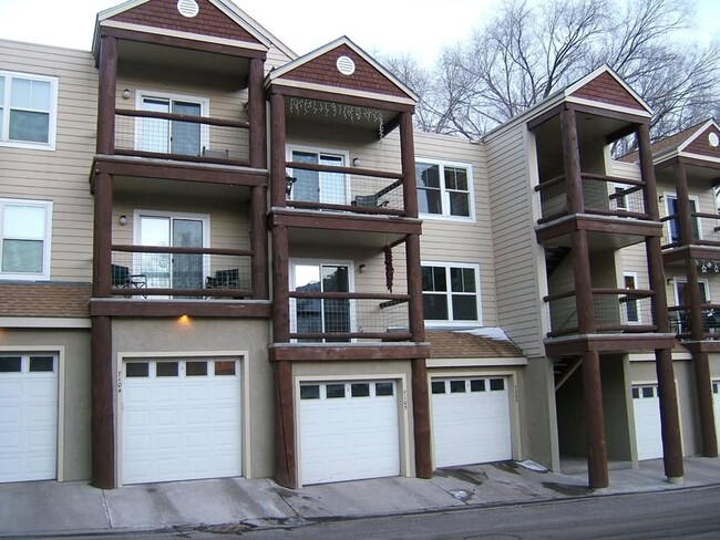 Two Bedroom Two Bath Townhome with Two Car... - Two Bedroom Two Bath Townhome with Two Car...