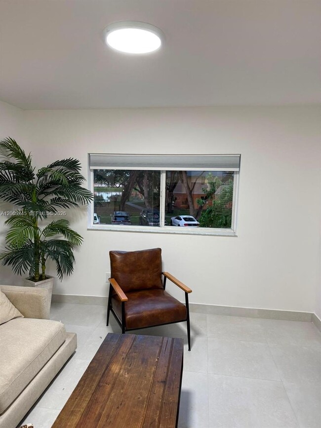 Photo - 3680 N 56th Ave Unidad 823