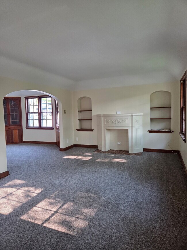 Living/Dining - 3122 N 49th St Apartment Unit 49th St Upper