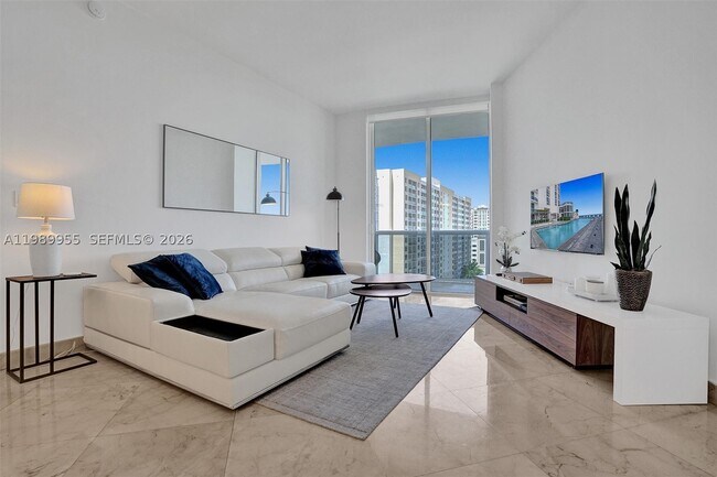 Building Photo - 16001 Collins Ave Unit 805
