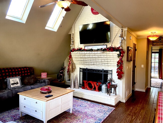 Building Photo - 5100 Ponderosa Farm Rd Unit ID1246349P Rental