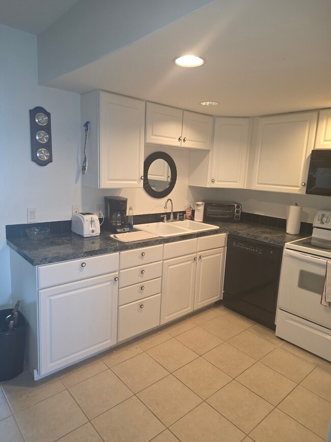 Photo - 4158 Tamiami Trl Unit K4