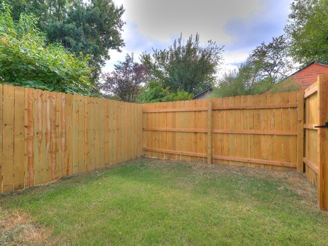 Photo - 64 N Gillette Ave