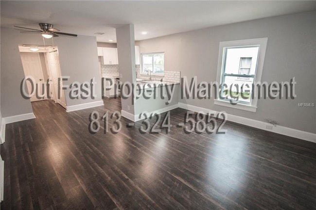 Photo - 226 SW Lincoln Cir N, St Petersburg Fl 33703 Unit Apt A