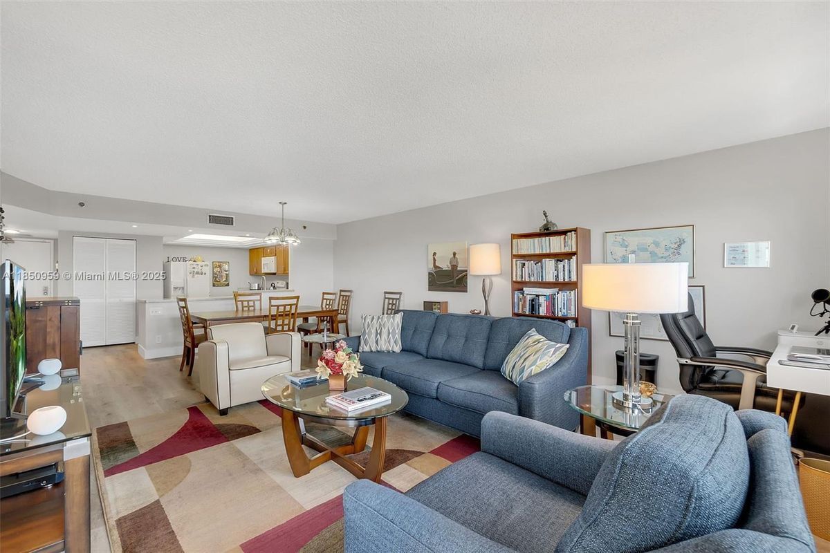 Photo - 3200 Port Royale Dr N