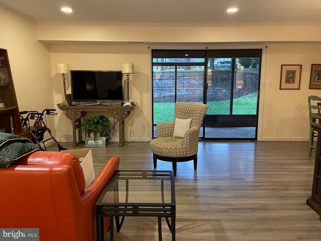 Building Photo - 6 Longstream Ct Unit T-2