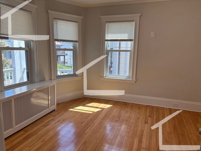 Photo - Huge, newly renovated 3 bed unit near Oak Square.
