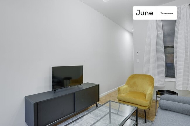 Photo - 136 W 109th St