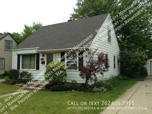 Great Four Bedroom Single Family Home - Great Four Bedroom Single Family Home