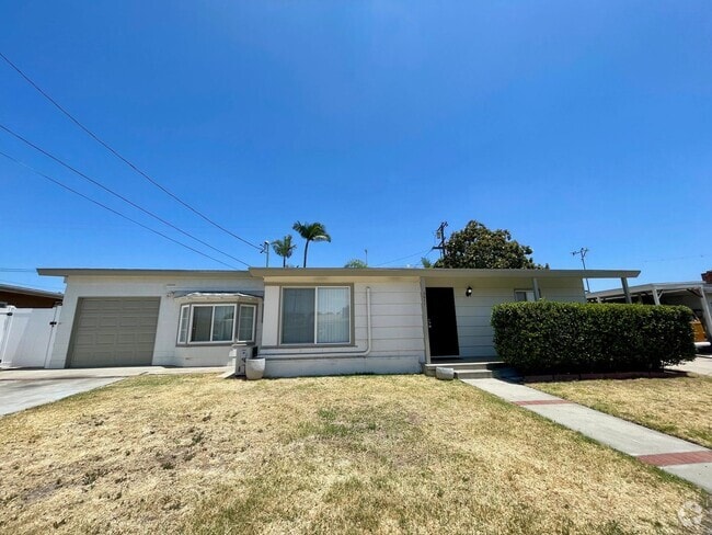 Building Photo - Gorgeous 3 Bedroom 2 Bathroom Home In Lemo...