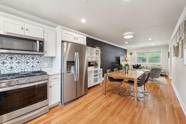 Photo - 5721 Blaine St NE