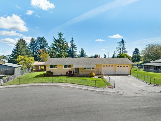 Building Photo - 630 Bender Ln